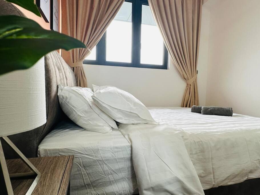MVD15#Family Suite 8pax 3 Rooms Sunway Velocity Mall Cheras IKEA Mytown Short Walk to MRT & LRT Maluri