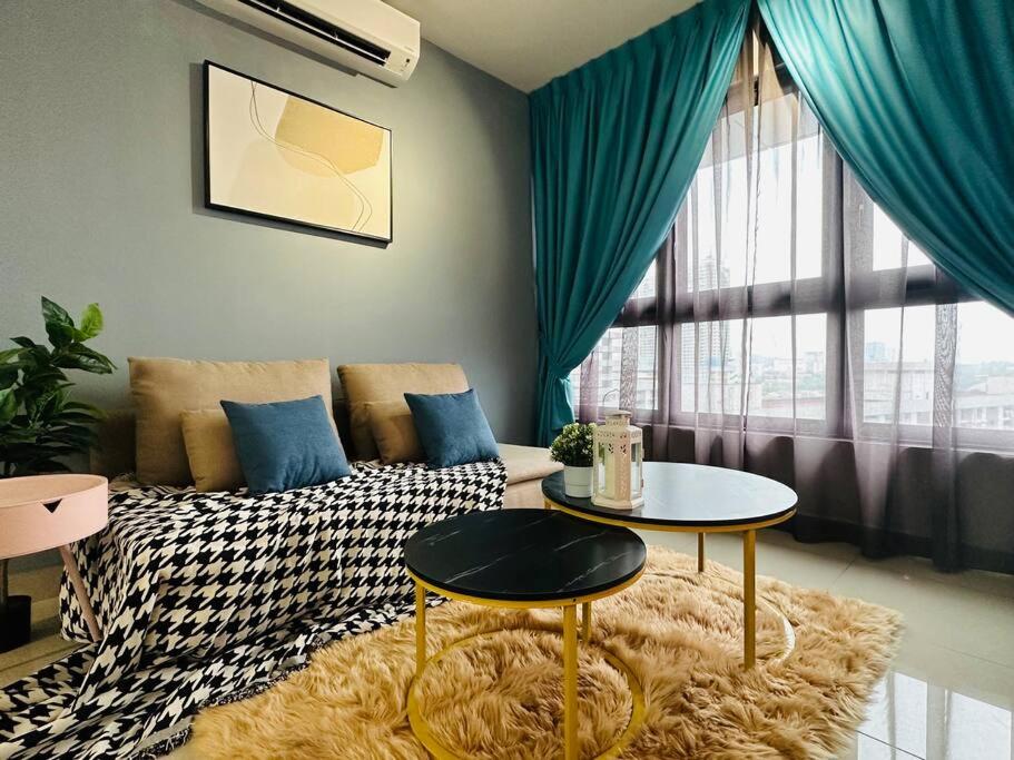 MVD15#Family Suite 8pax 3 Rooms Sunway Velocity Mall Cheras IKEA Mytown Short Walk to MRT & LRT Maluri