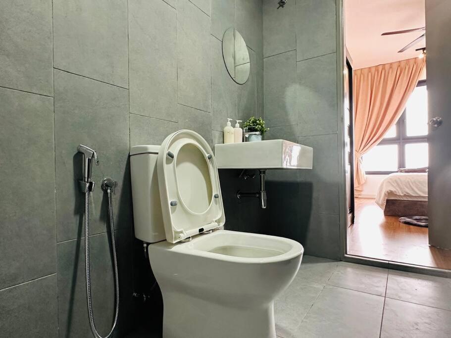 MVD15#Family Suite 8pax 3 Rooms Sunway Velocity Mall Cheras IKEA Mytown Short Walk to MRT & LRT Maluri