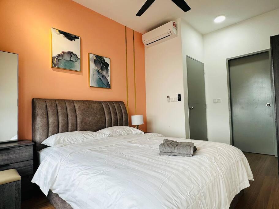 MVD15#Family Suite 8pax 3 Rooms Sunway Velocity Mall Cheras IKEA Mytown Short Walk to MRT & LRT Maluri