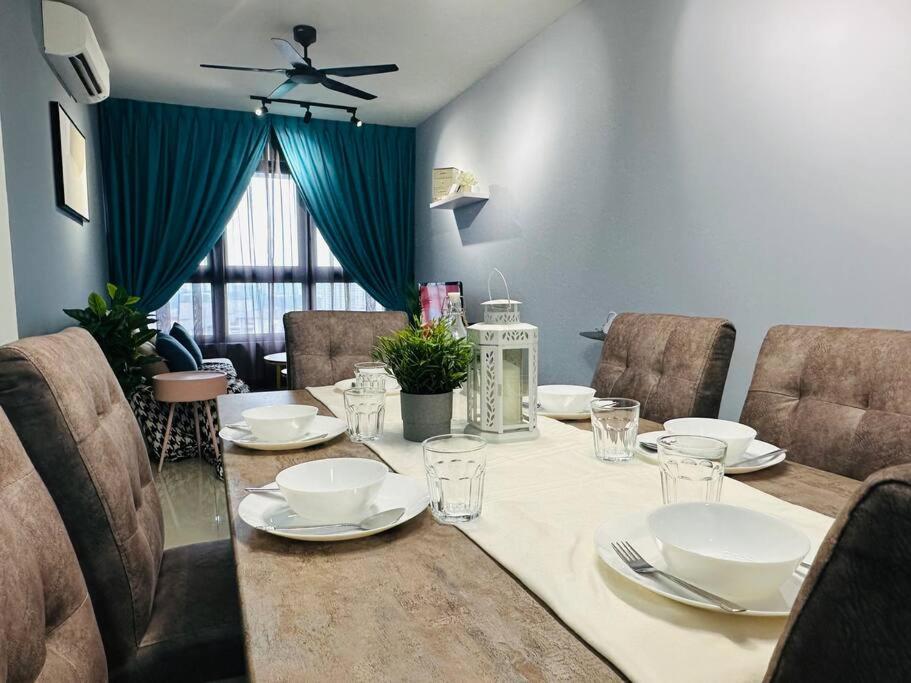 MVD15#Family Suite 8pax 3 Rooms Sunway Velocity Mall Cheras IKEA Mytown Short Walk to MRT & LRT Maluri