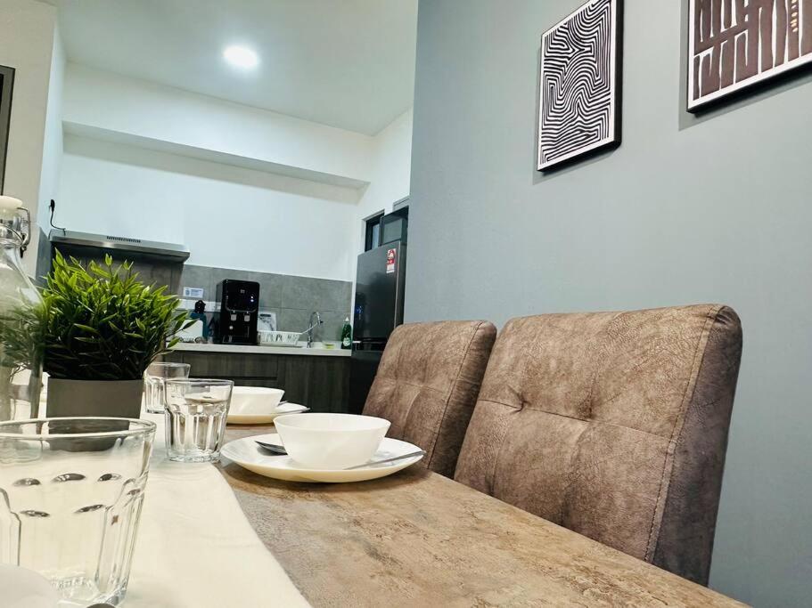 MVD15#Family Suite 8pax 3 Rooms Sunway Velocity Mall Cheras IKEA Mytown Short Walk to MRT & LRT Maluri