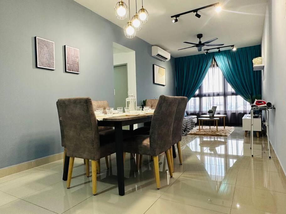 MVD15#Family Suite 8pax 3 Rooms Sunway Velocity Mall Cheras IKEA Mytown Short Walk to MRT & LRT Maluri