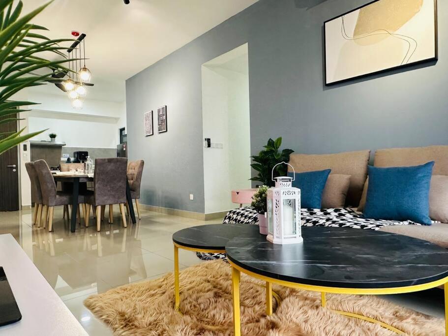 MVD15#Family Suite 8pax 3 Rooms Sunway Velocity Mall Cheras IKEA Mytown Short Walk to MRT & LRT Maluri