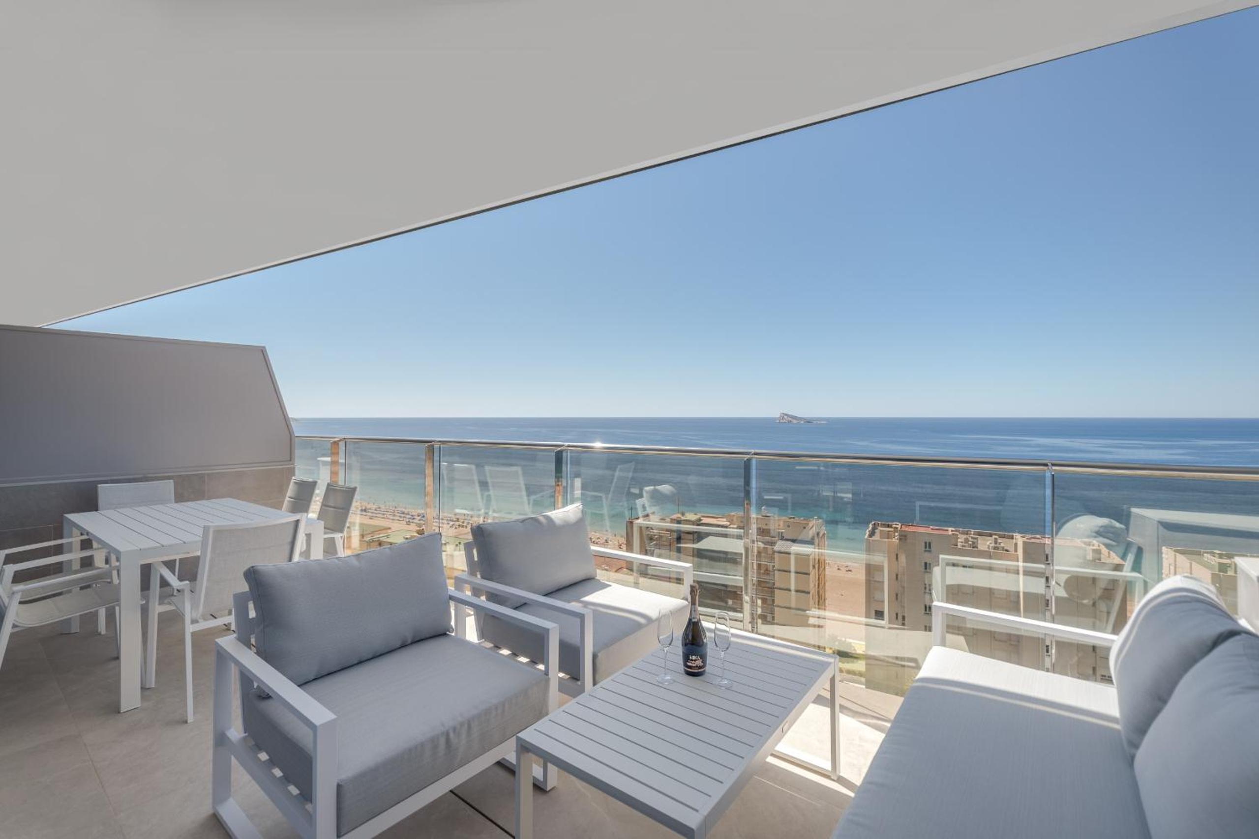 SUNSET CLIFFS Retreat by Costa Activa Rentals Breathtaking Sea Views & Steps to the Beach view 4