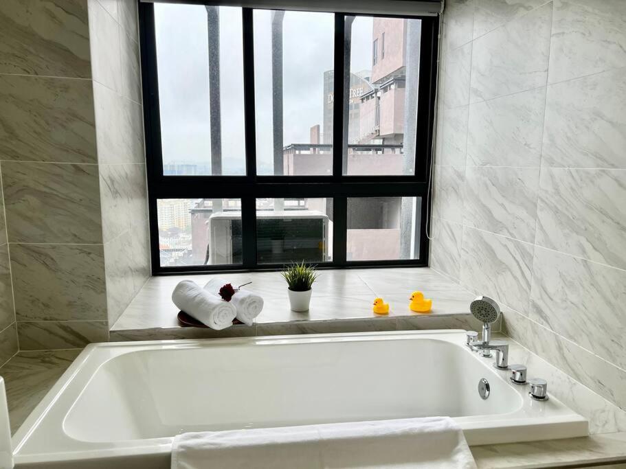 Melaka {Imperio} Bathub/2pax/tvbox/nr mahkota prd photo 4