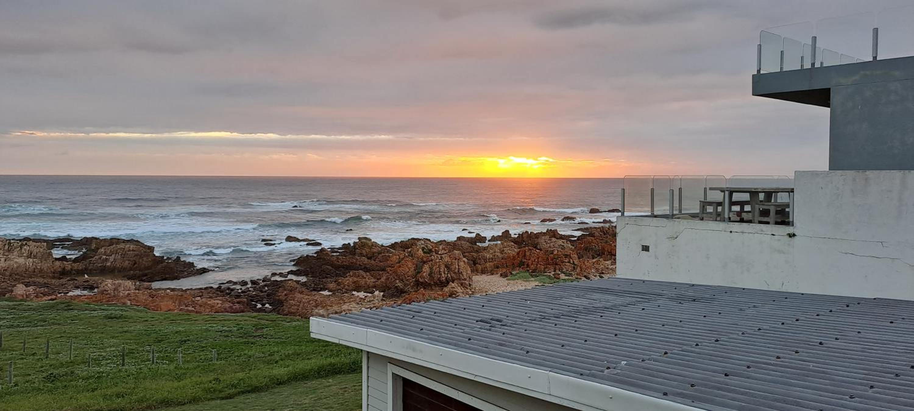 Sailaway Beach House