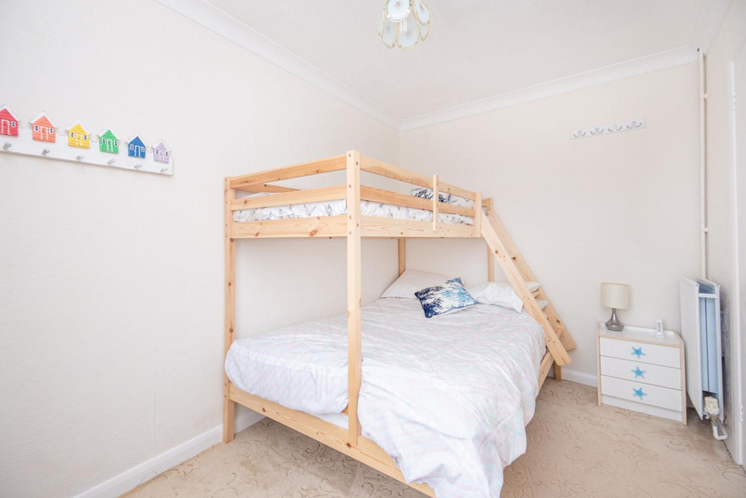 Amazing Beachside 2BD Family Home with Garden