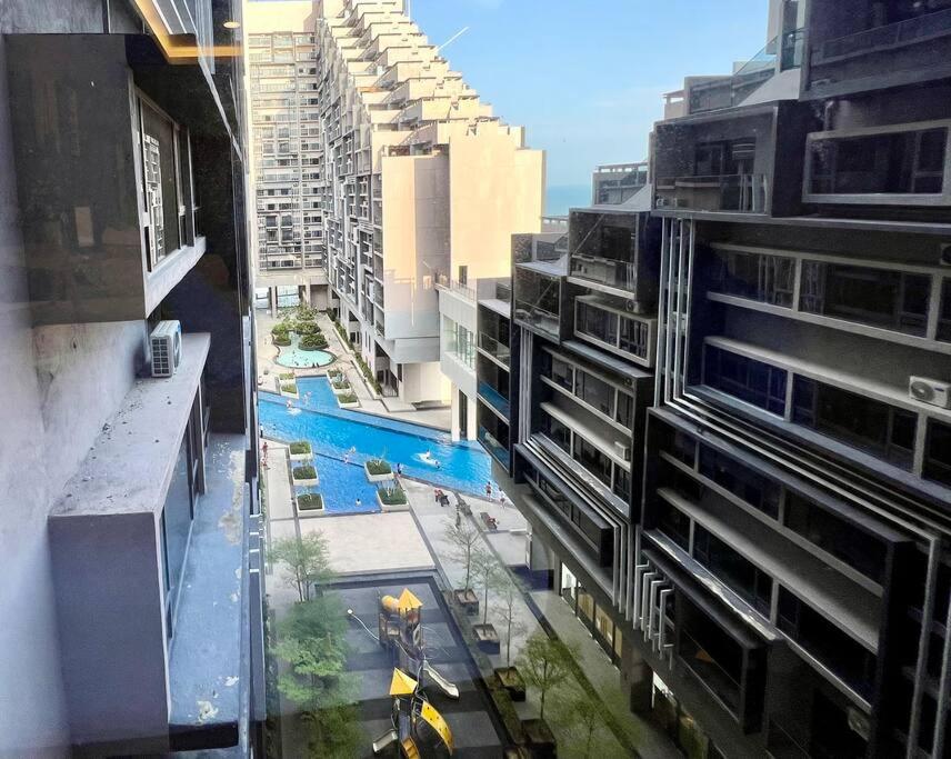 Melaka town {Imperio Studio} Pool-view/4pax/bathub photo 3