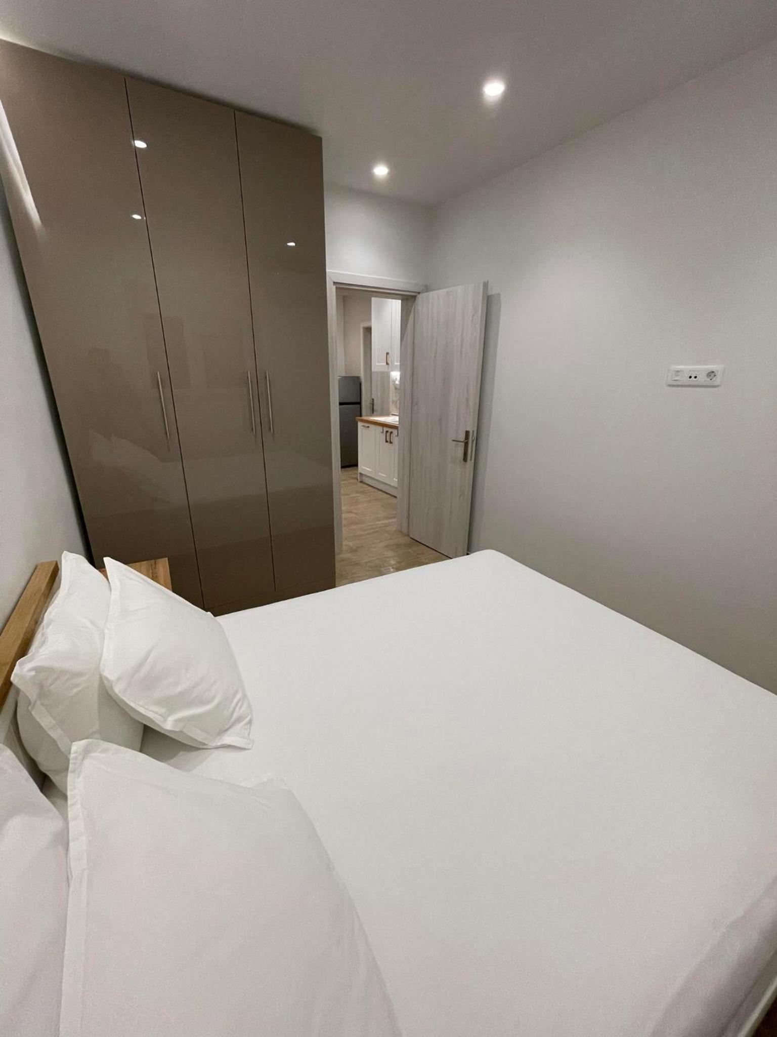 Andrea's luxury apartments in Nea Fokaia photo 2