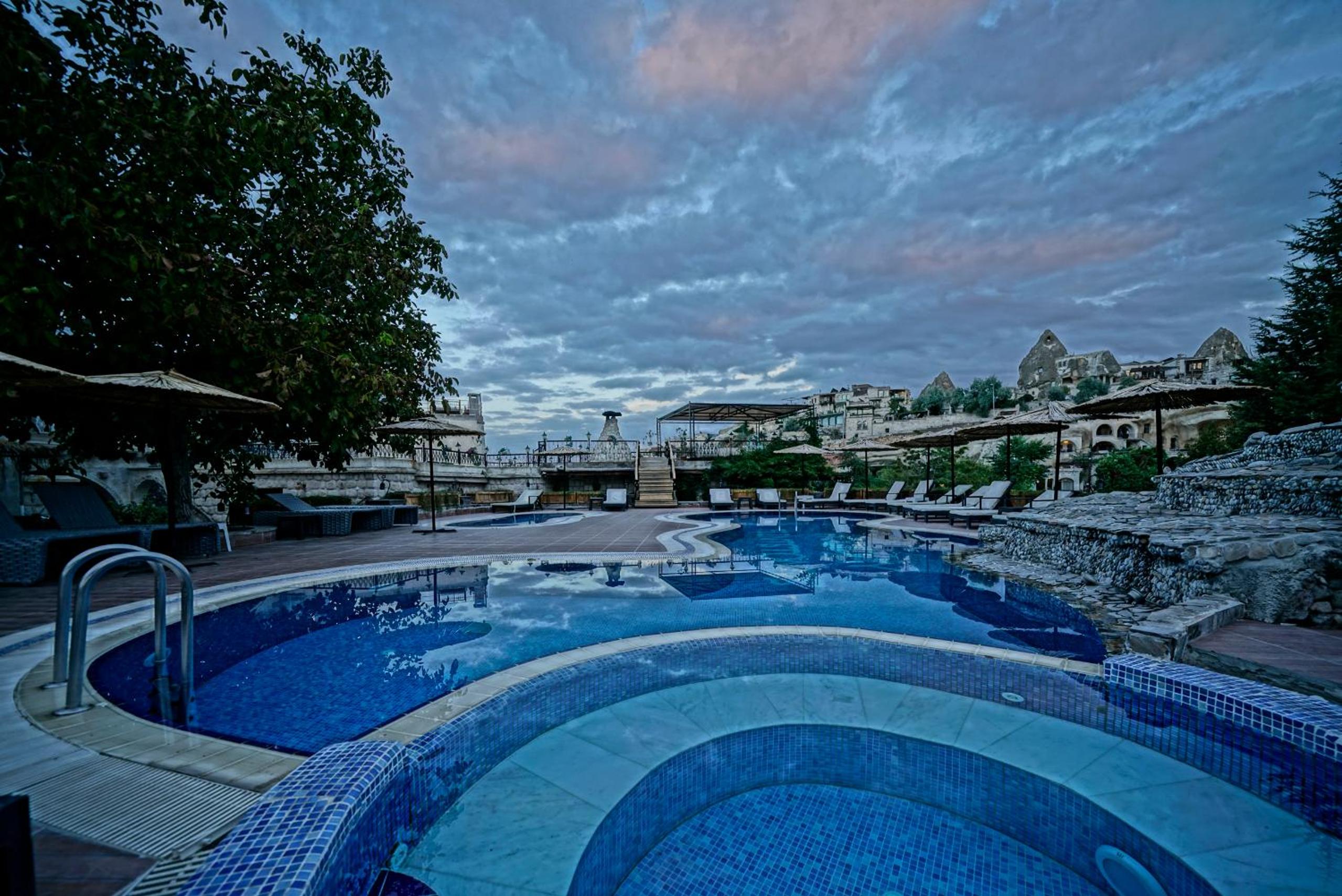 Holiday Cave Hotel - Image 146