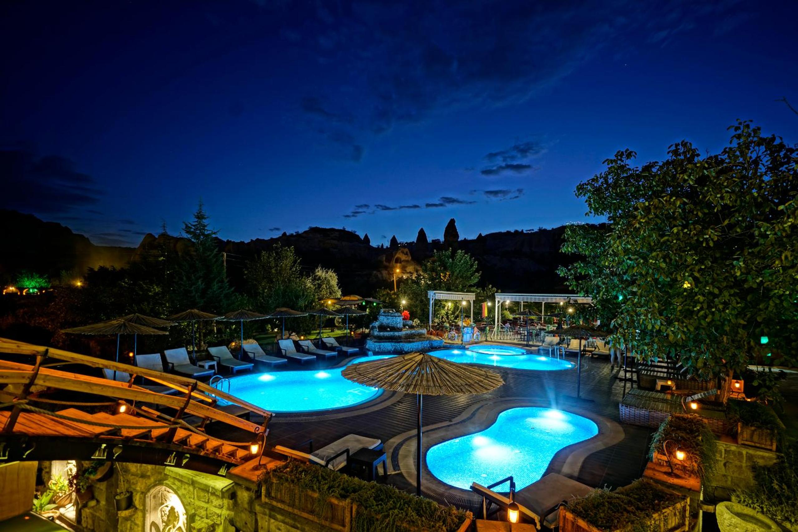 Holiday Cave Hotel - Image 147