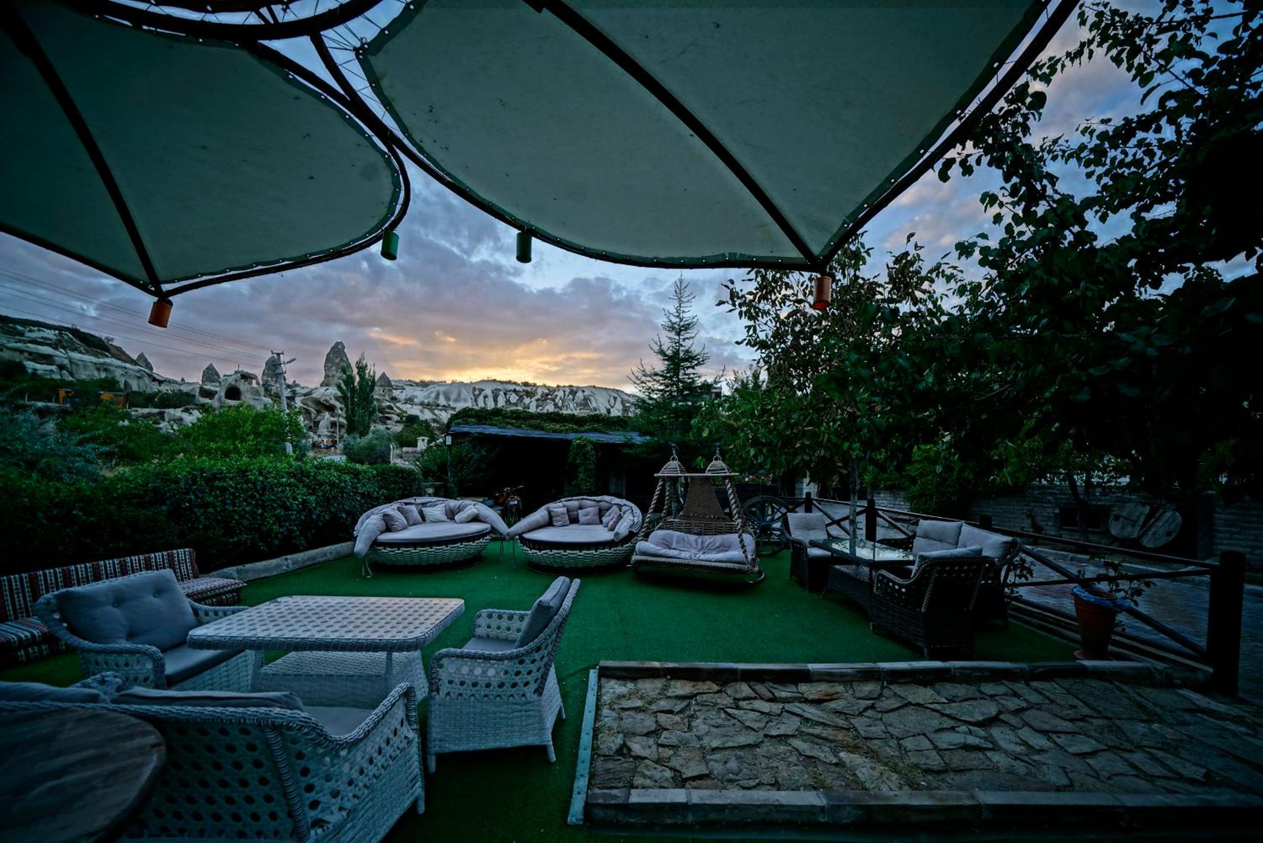 Holiday Cave Hotel - Image 225