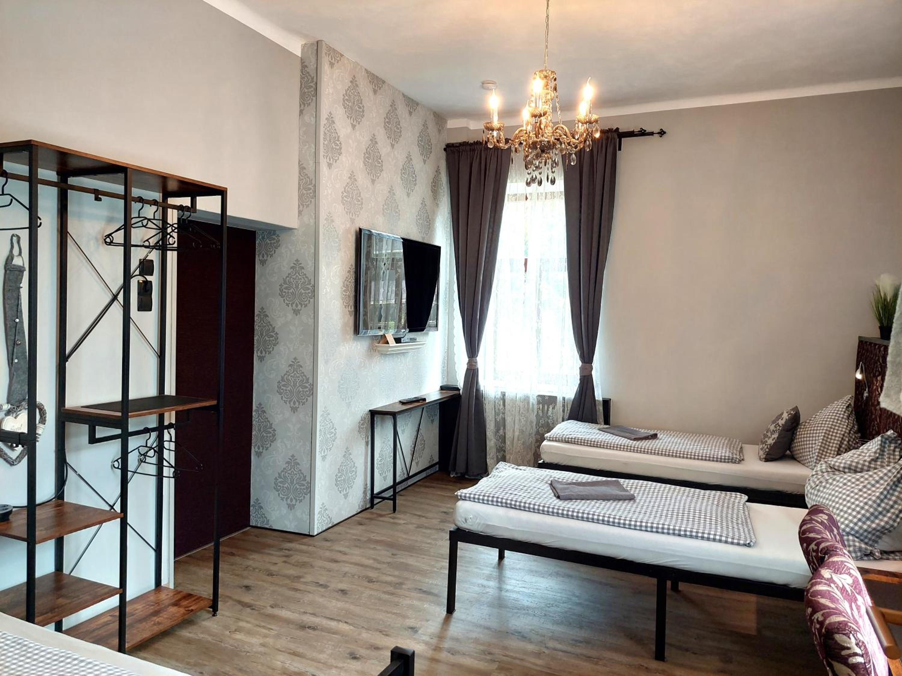 3 Raben - Leoben - Zimmer für Geschäftsreisende, Urlauber, Monteure und Handwerker, Polski Pensjonat Austria