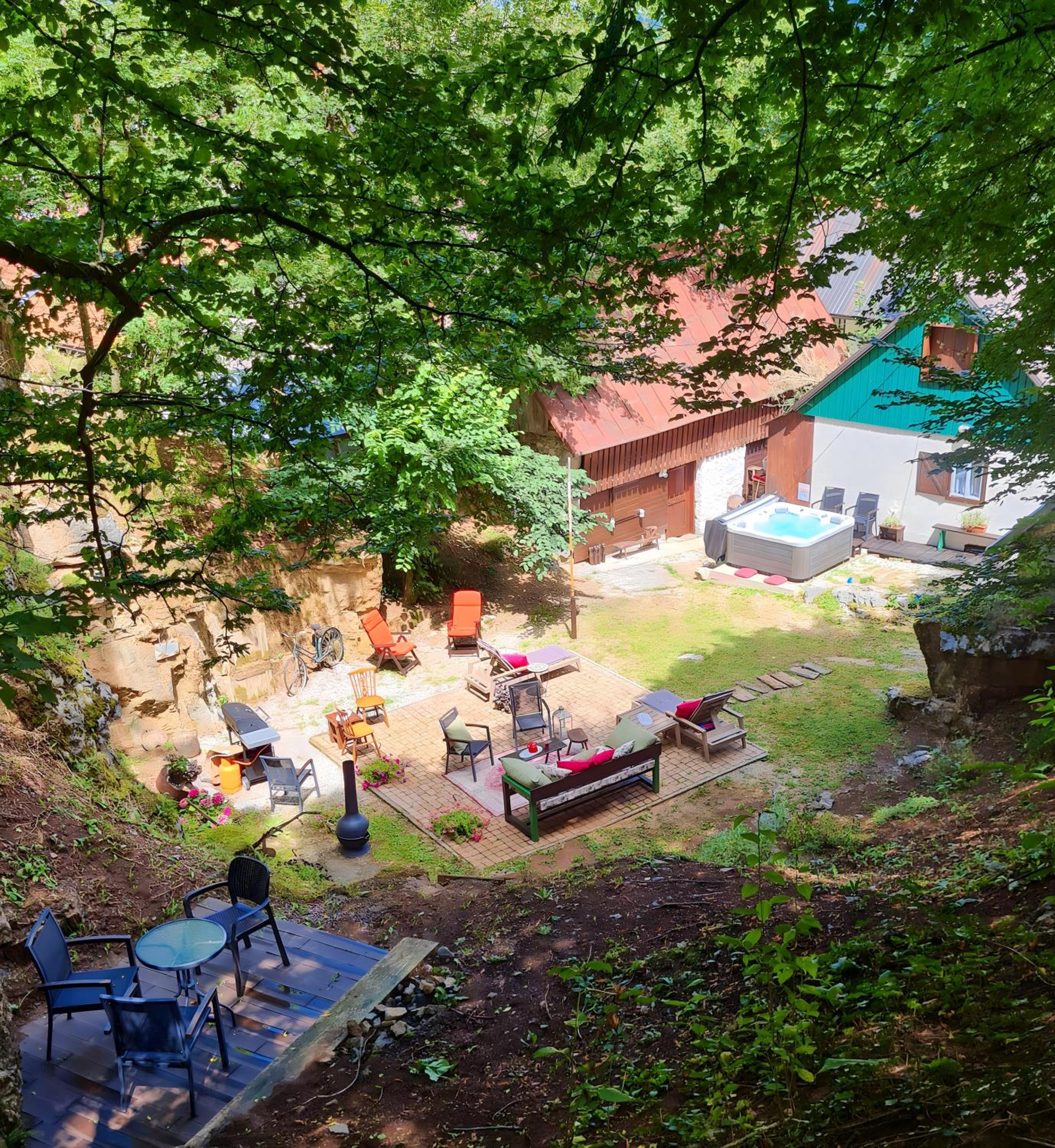 Cosy Chalet in Gospić with Jacuzzi and Mountain View