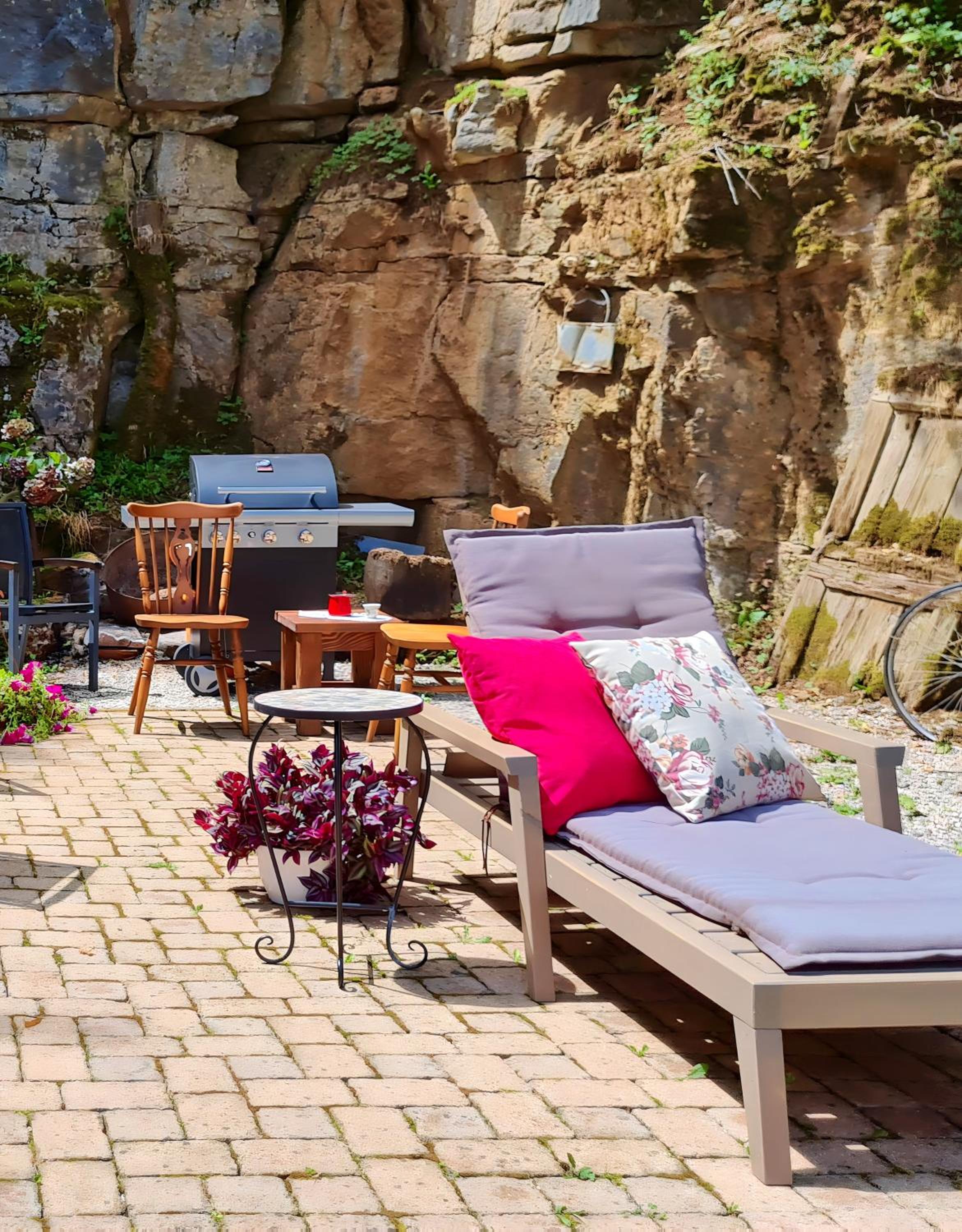 Cosy Chalet in Gospić with Jacuzzi and Mountain View