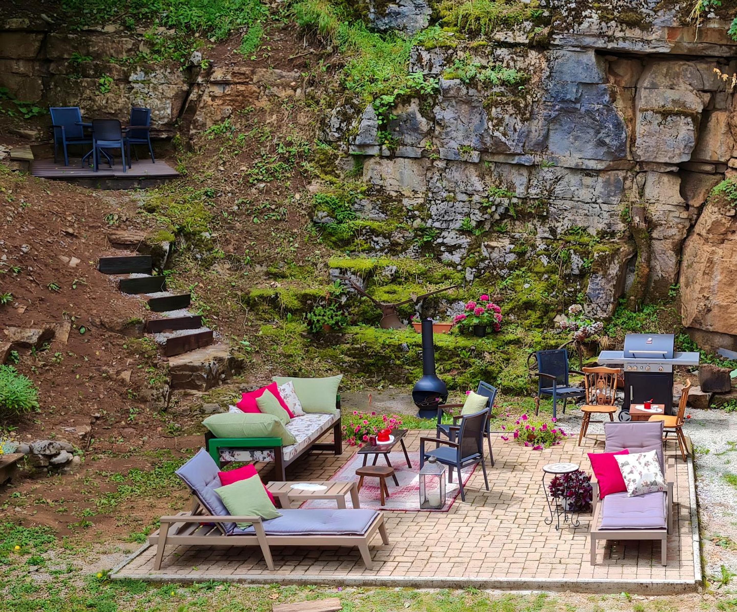 Cosy Chalet in Gospić with Jacuzzi and Mountain View
