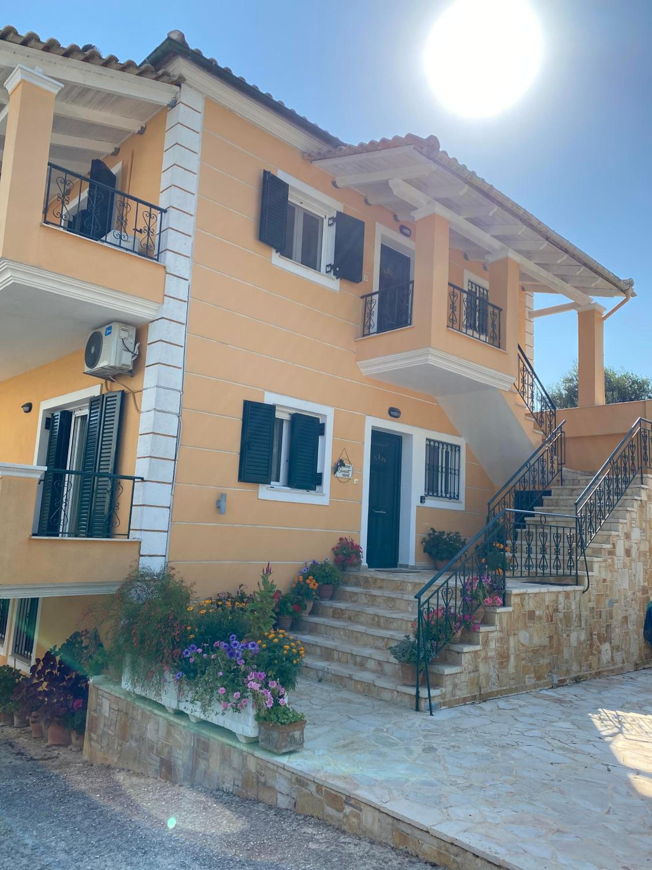 Armonia Apartments