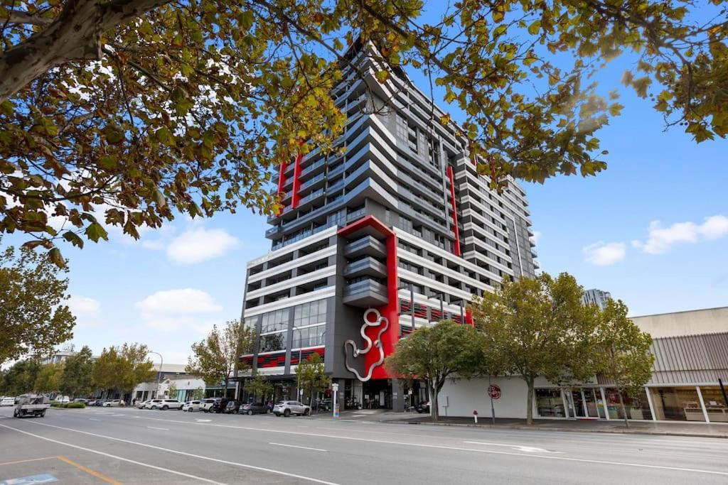 City Oasis: Pool, Gym, Cinema