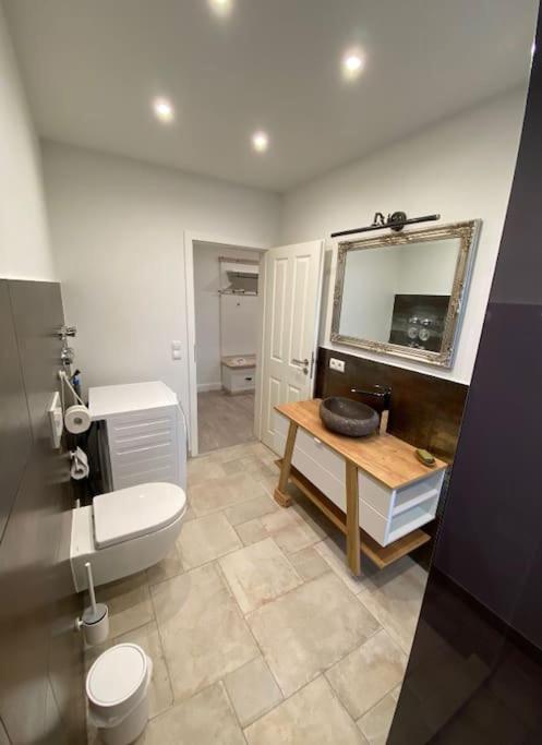Airport East Wing Appartement