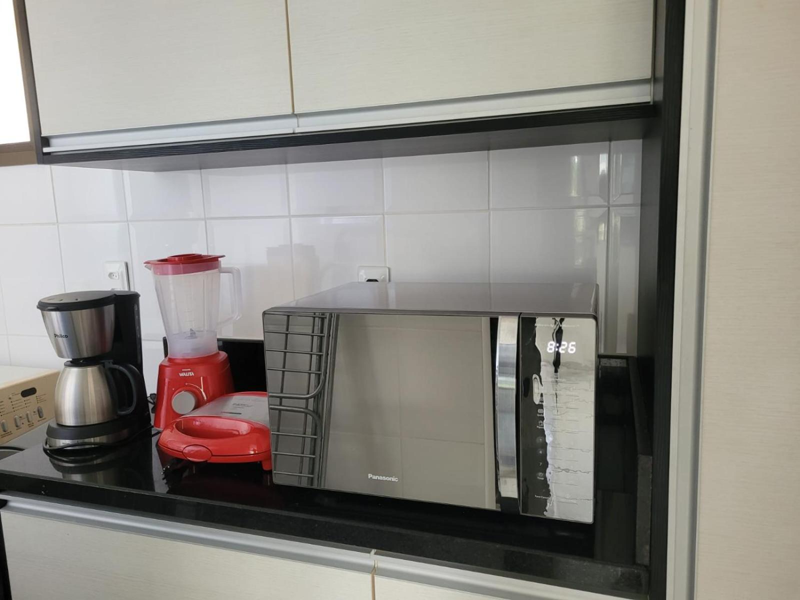 Cond Genipabu Club House a 900mts Praia Guarajuba com Jardim, 3 Quartos, Vagas de Garagem e Cozinha totalmente Equipada
