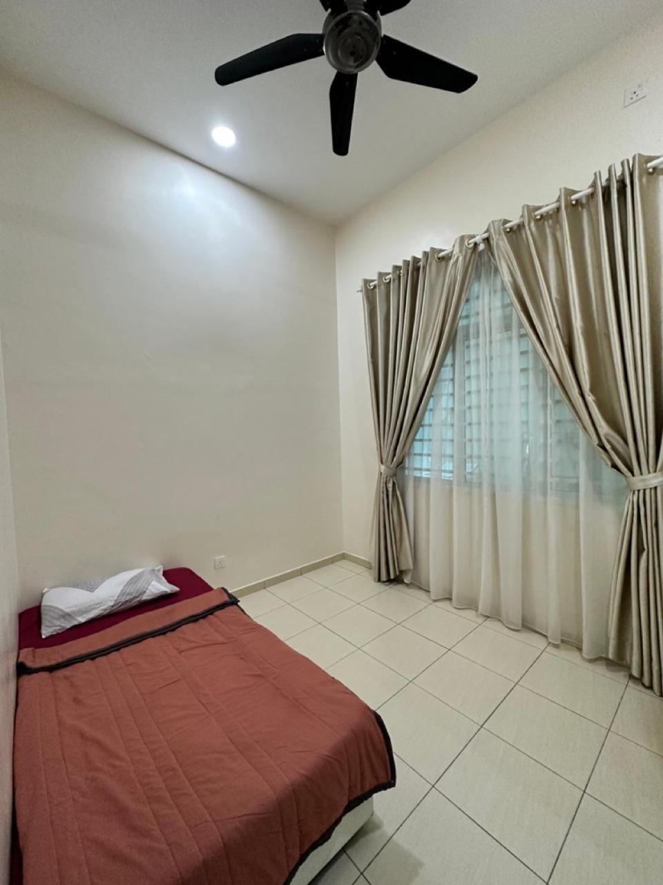 RumahKu Homestay, Taman Jasin Perdana photo 6