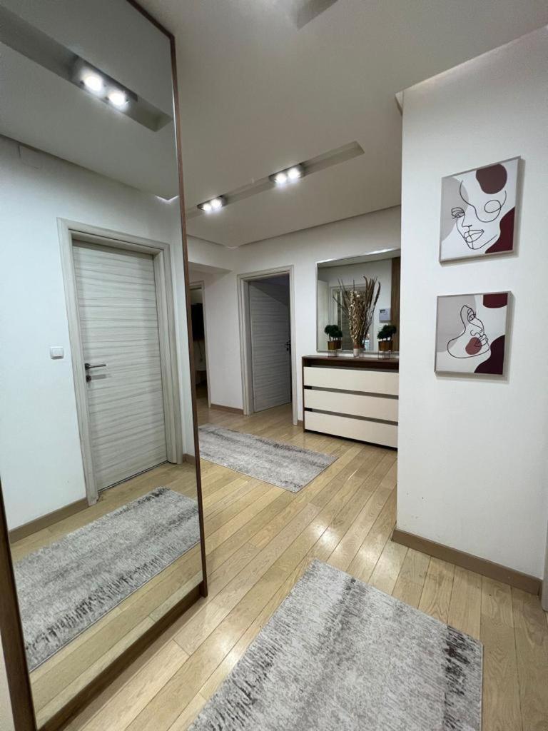 Lux Apartment Dolce Casa Skopje-2 Karpos view 2