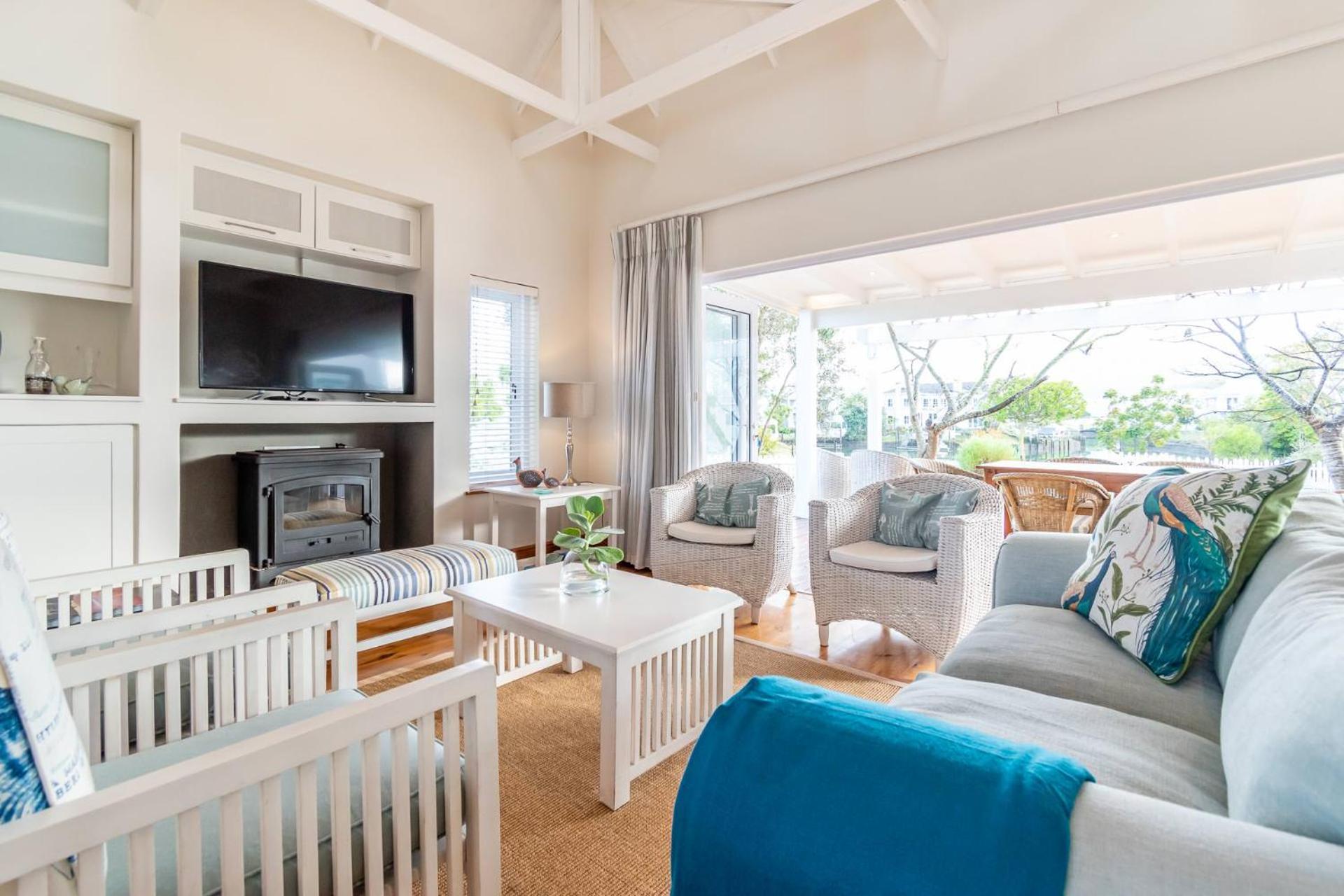 Peaceful Parkland Home on Thesen Islands view 4