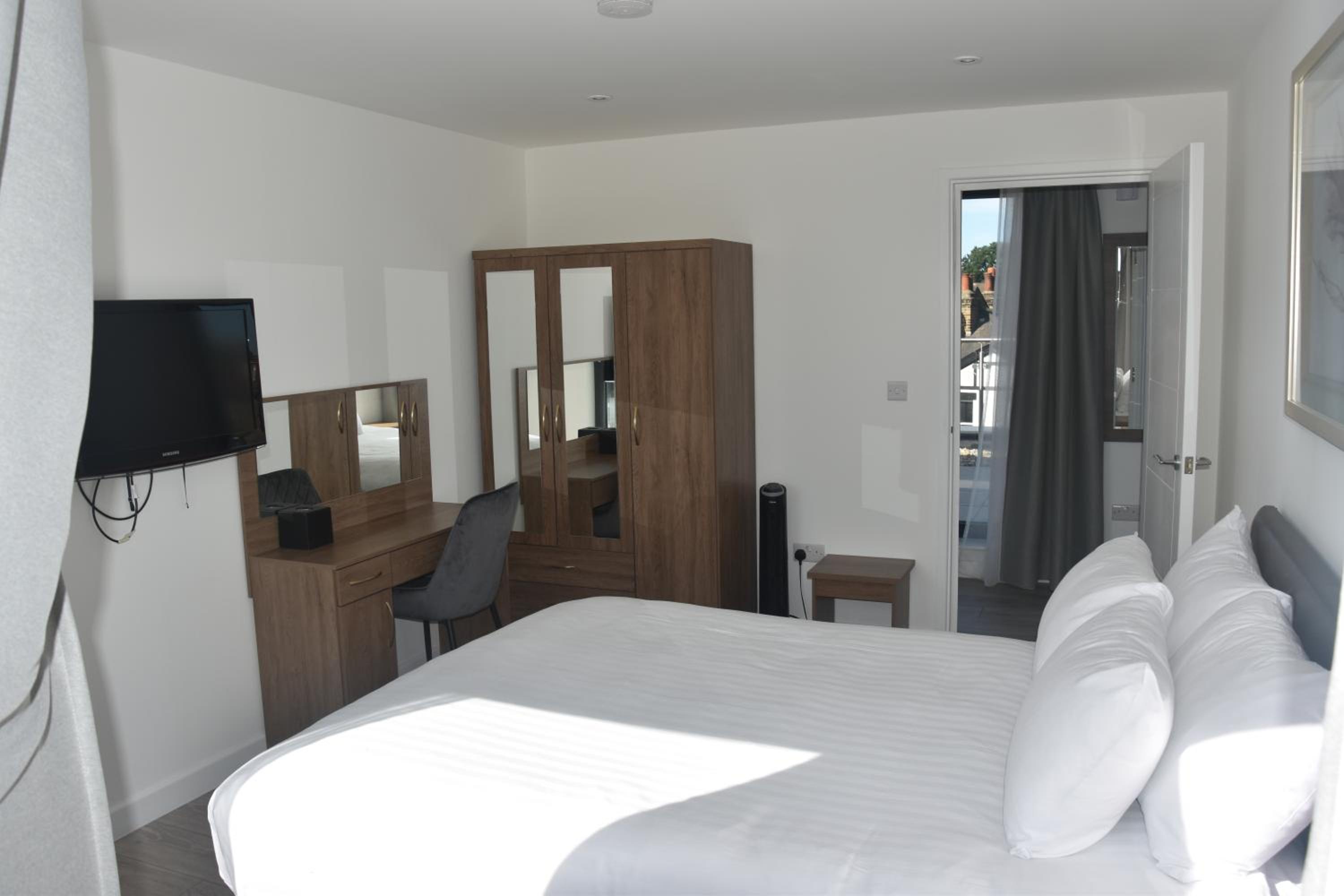 Hampton Suites Serviced Apartments