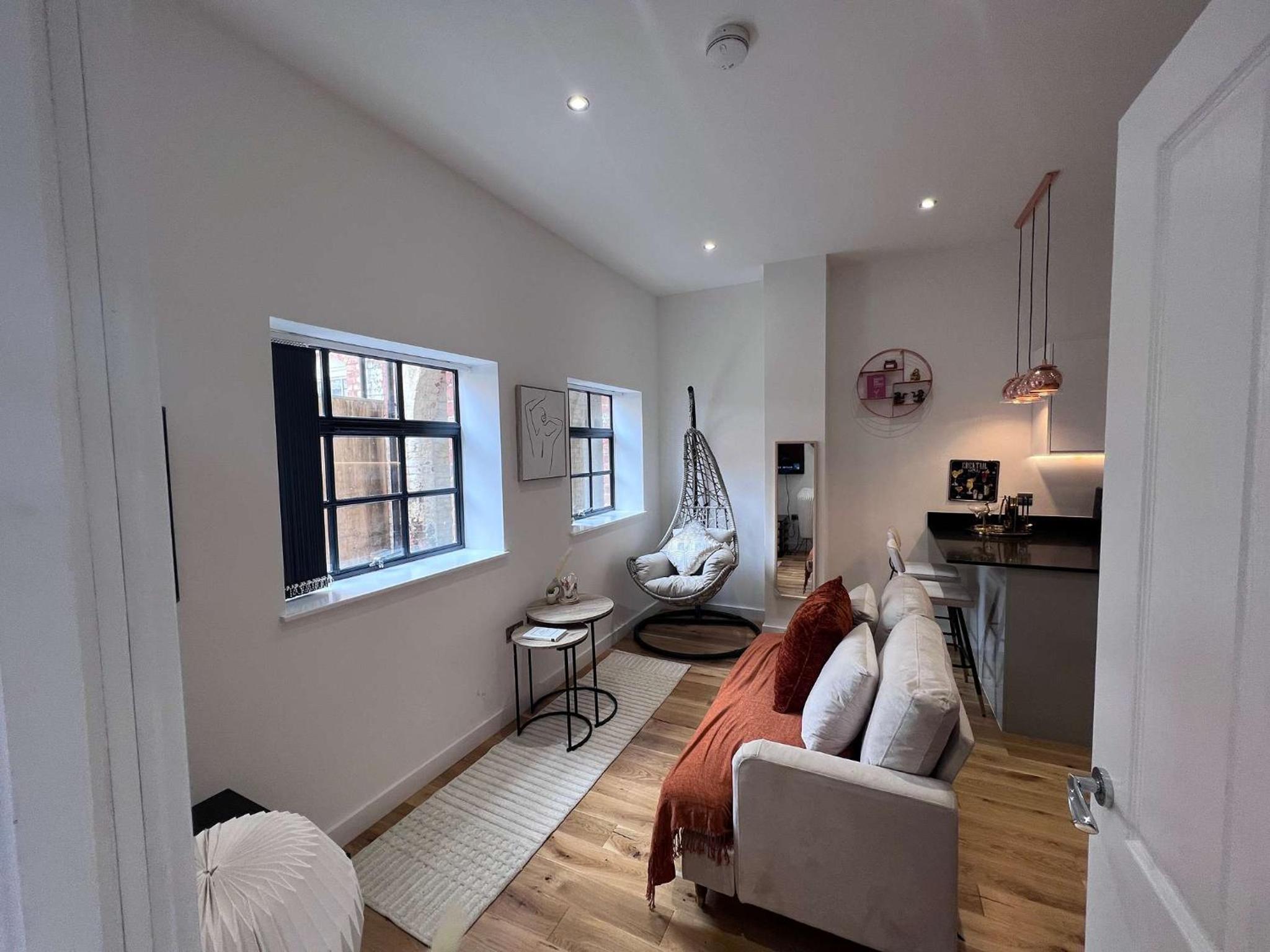 Luxury Birmingham 2 Bedroom Town House