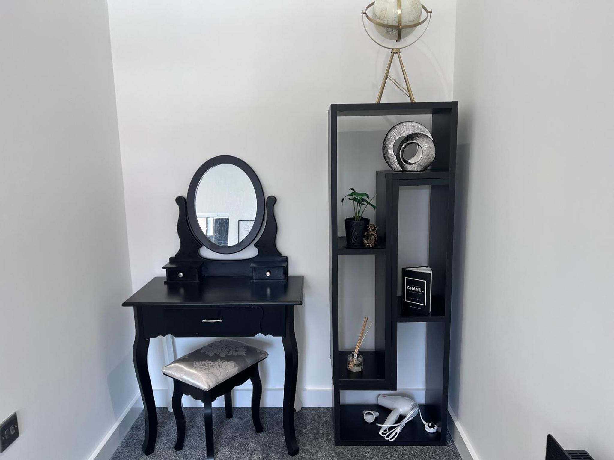 Luxury Birmingham 2 Bedroom Town House