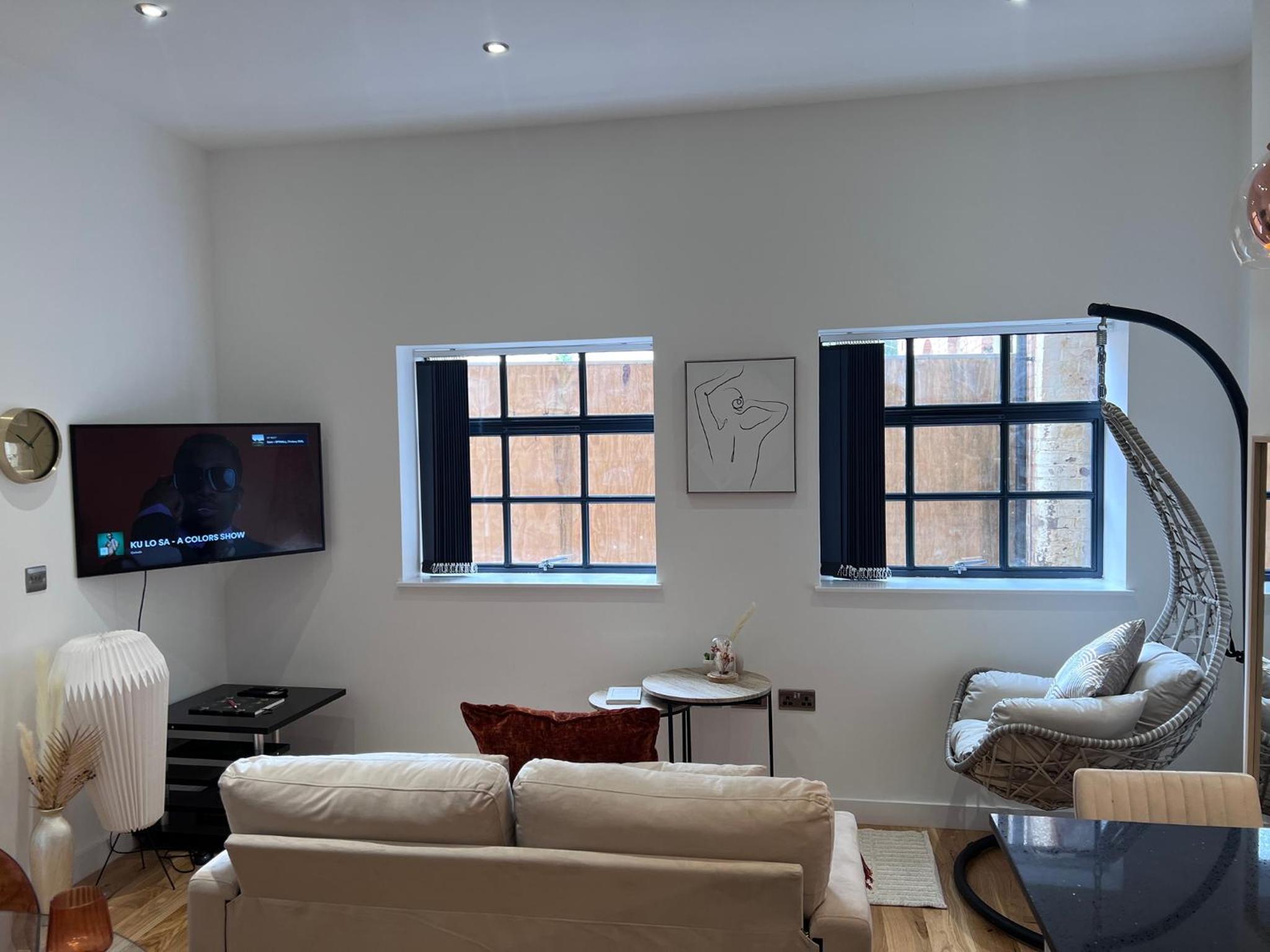 Luxury Birmingham 2 Bedroom Town House