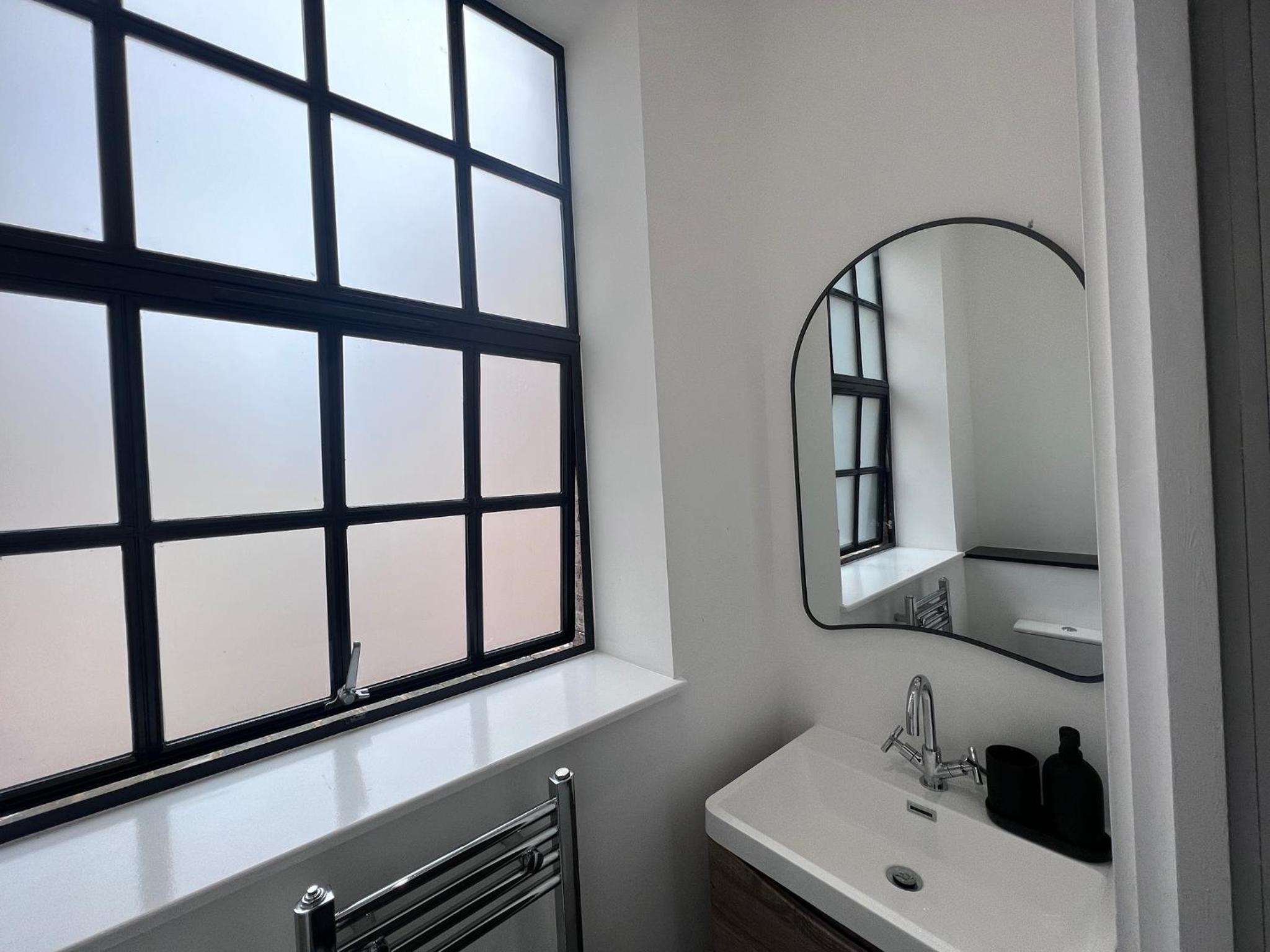 Luxury Birmingham 2 Bedroom Town House