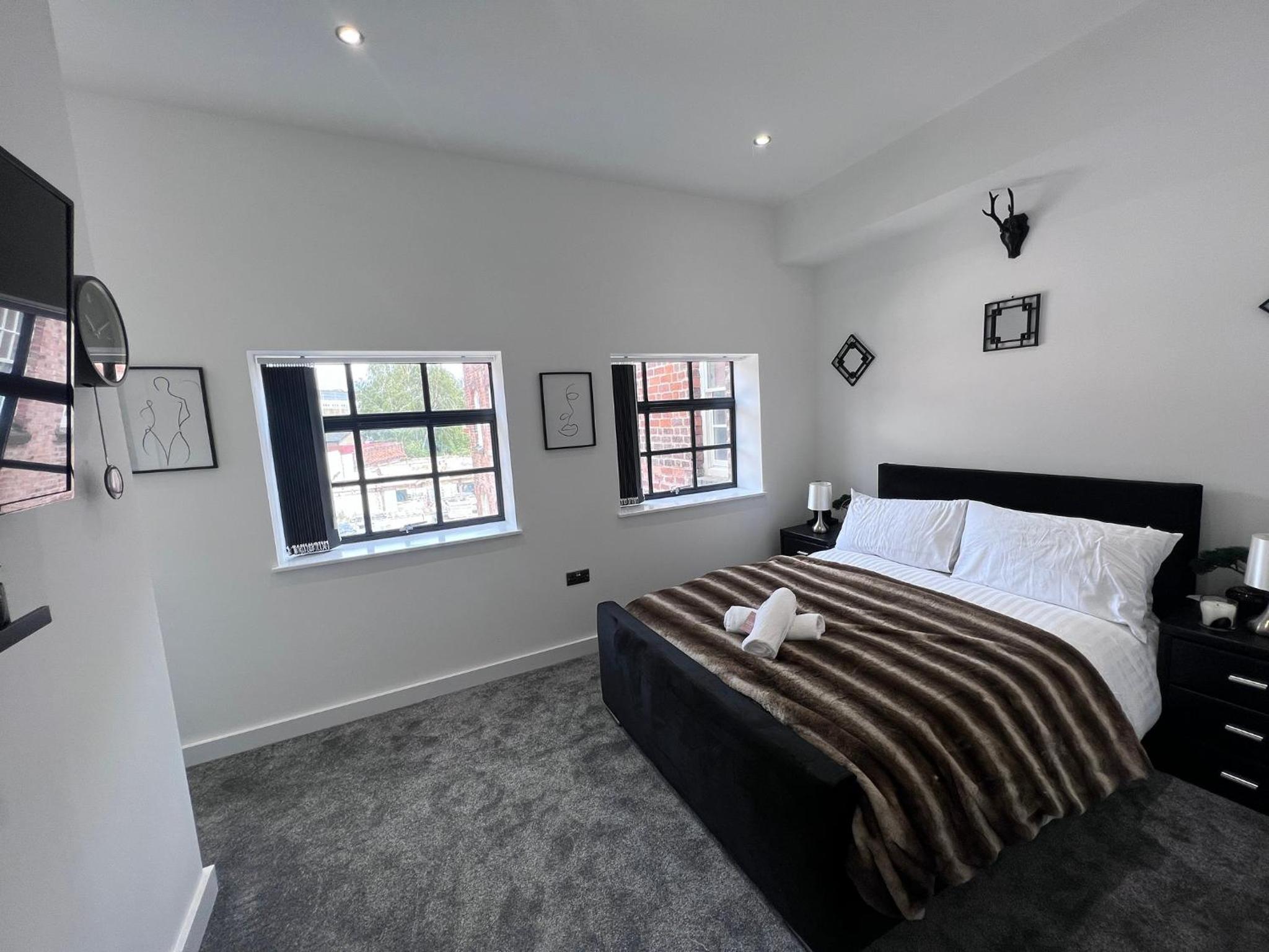 Luxury Birmingham 2 Bedroom Town House