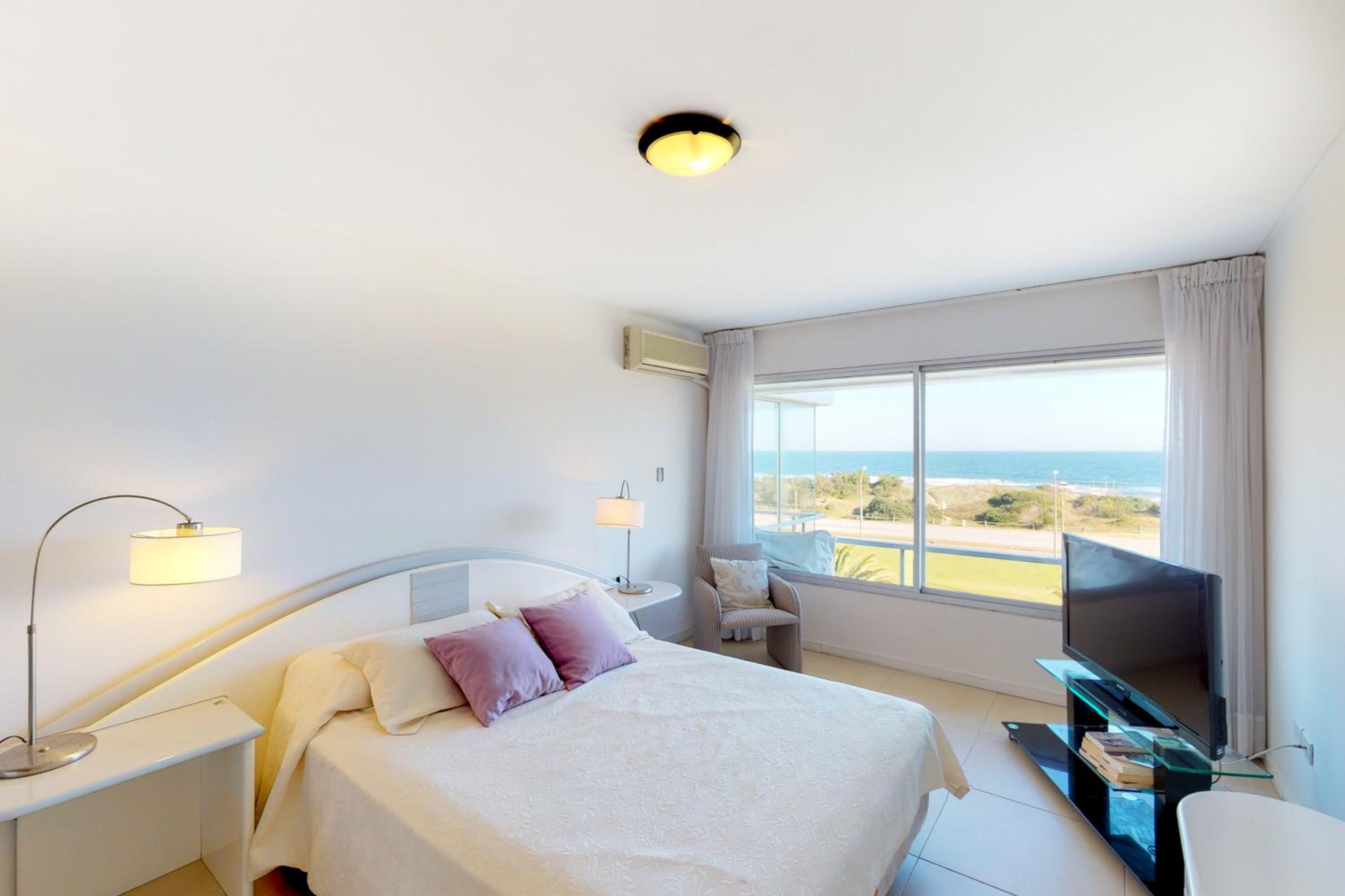 Oceana Suites Esturion view 3
