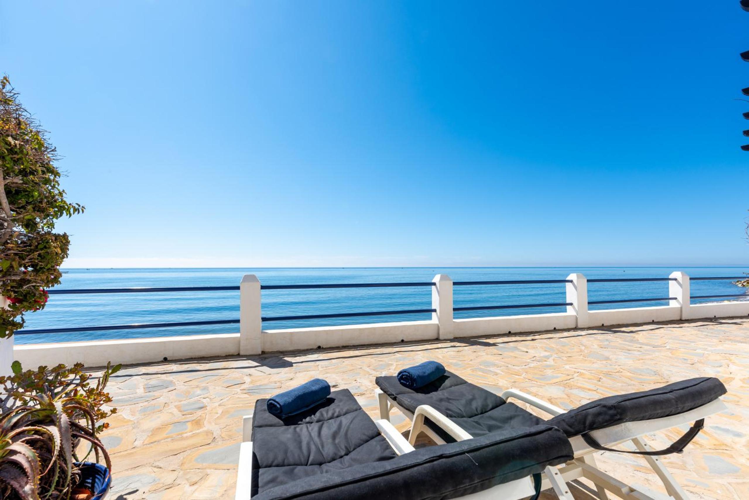 Calahonda Beach I Apartment with Sea View