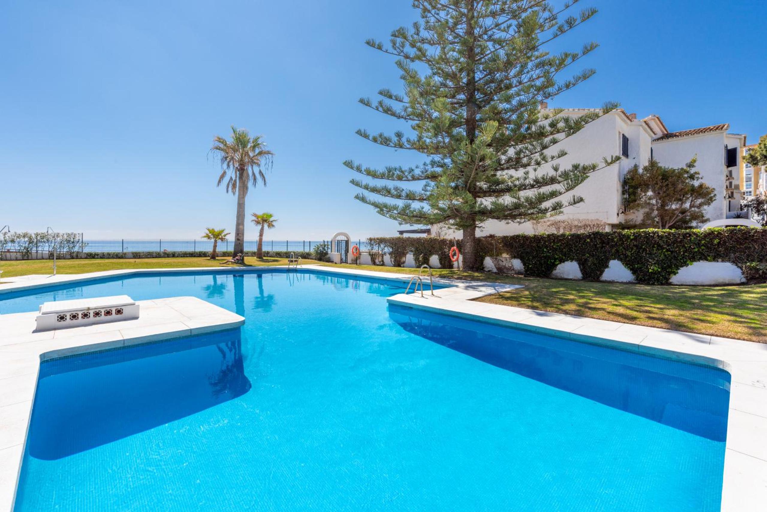 Calahonda Beach I Apartment with Sea View