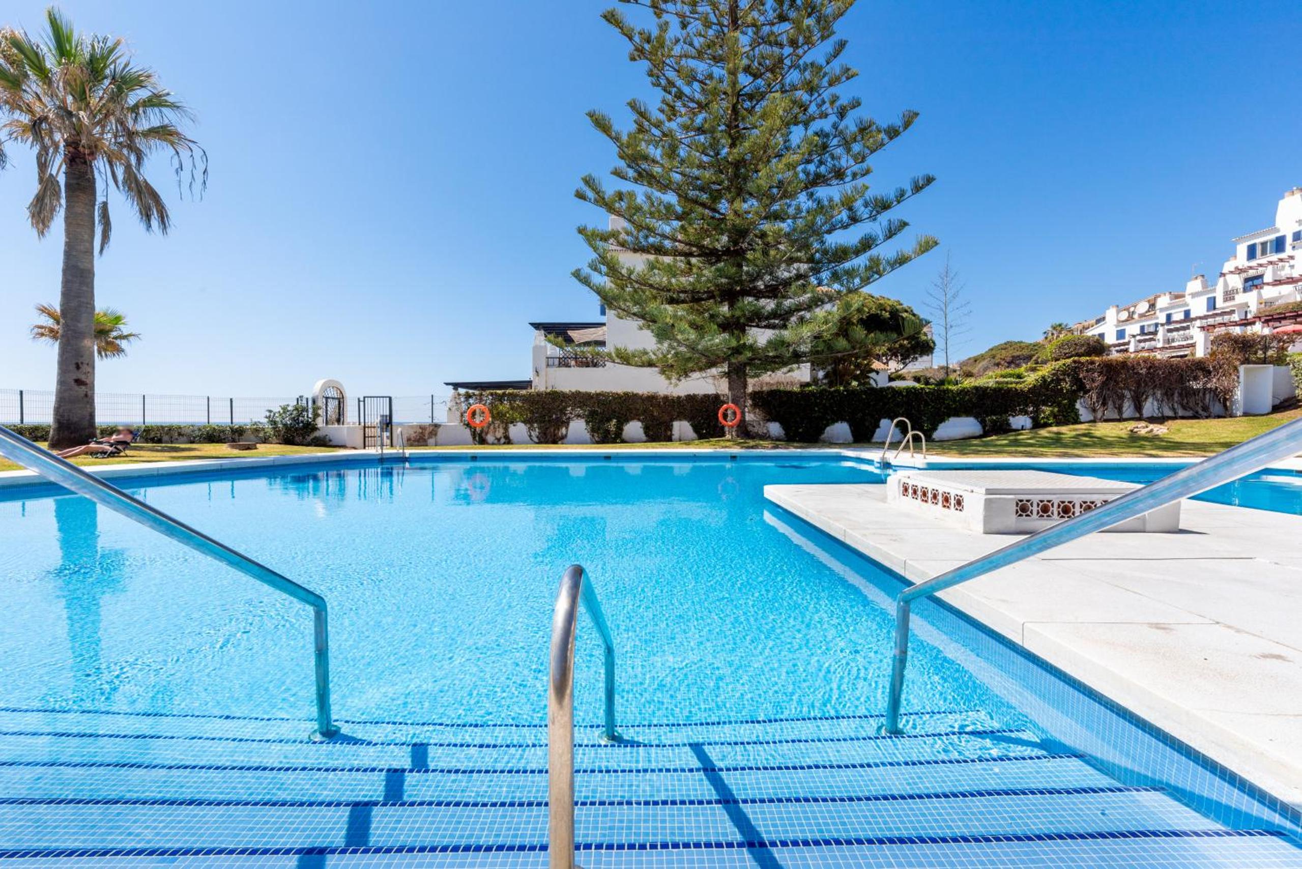 Calahonda Beach I Apartment with Sea View