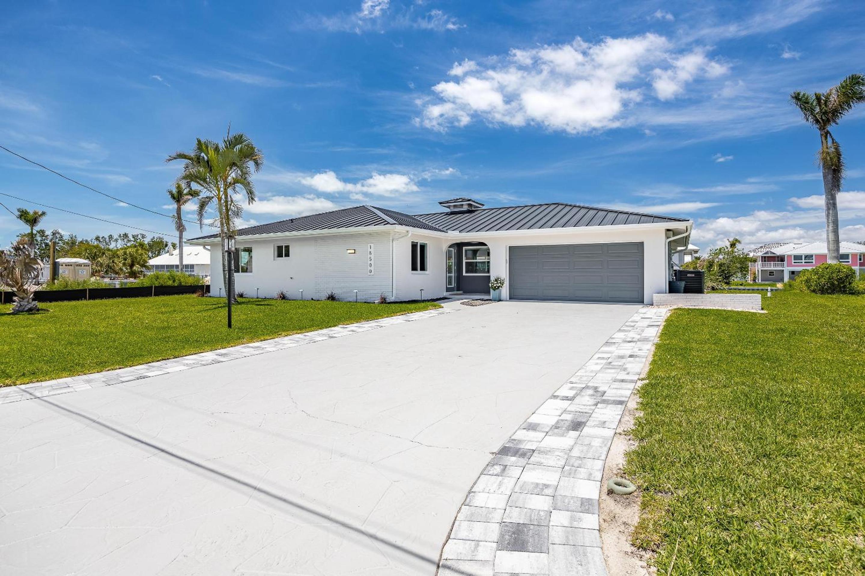 Good Vibes and Tan Lines! Private Beach with Heated Pool - Villa Good Times, Fort Myers Beach