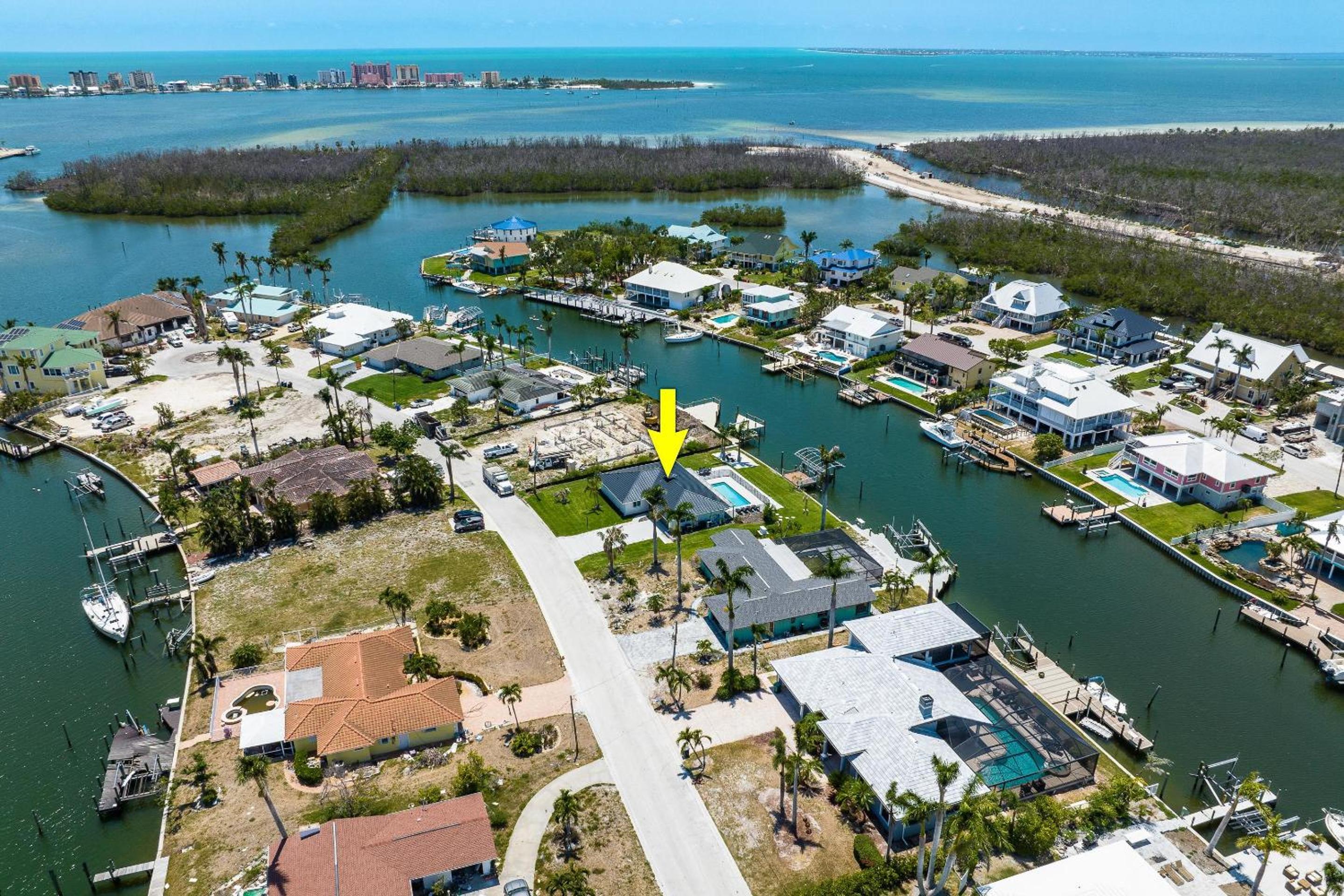 Good Vibes and Tan Lines! Private Beach with Heated Pool - Villa Good Times, Fort Myers Beach