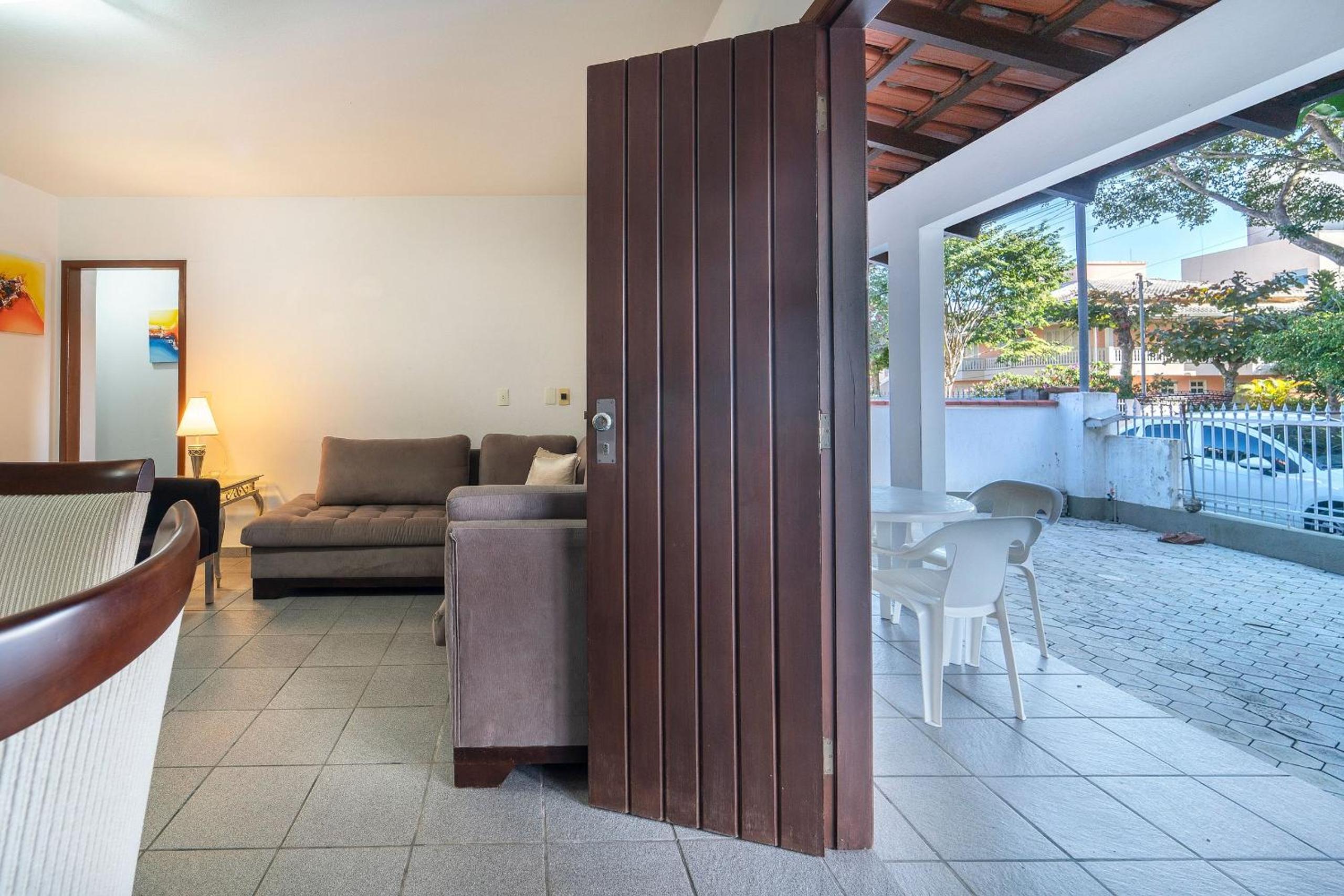 3 Bedroom House for Rent for 8 People Bombas/SC