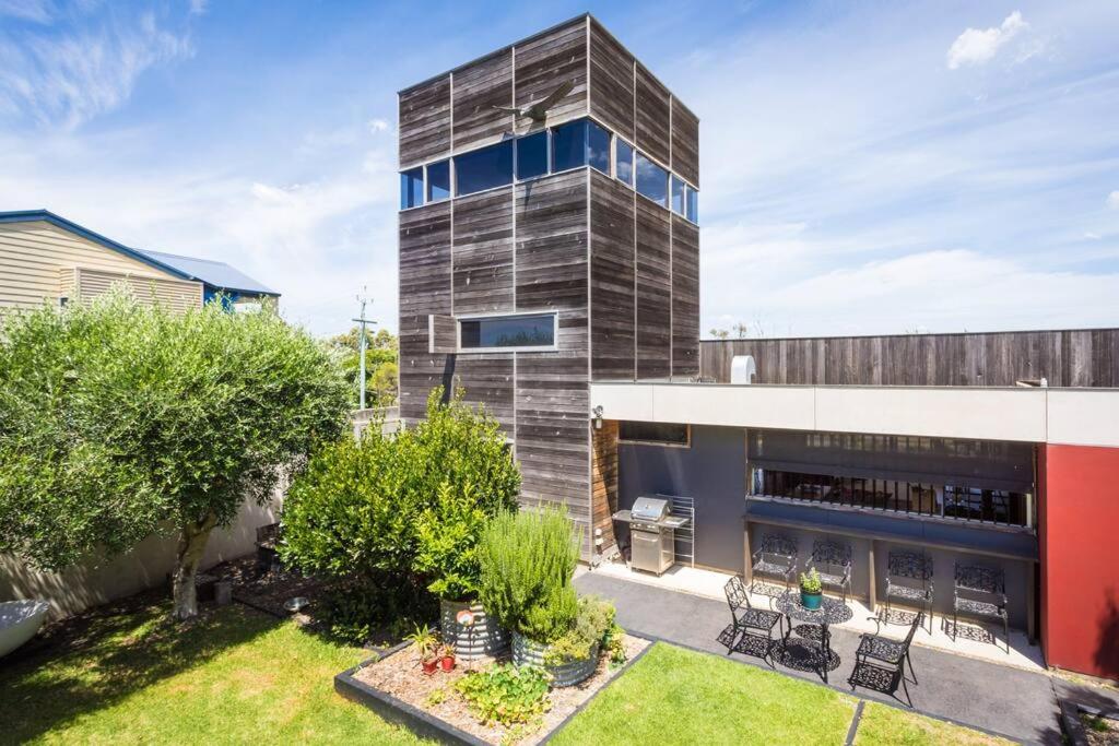24 Hill Street- Unique 2 bedroom pet friendly home