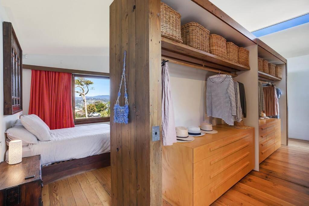 24 Hill Street- Unique 2 bedroom pet friendly home