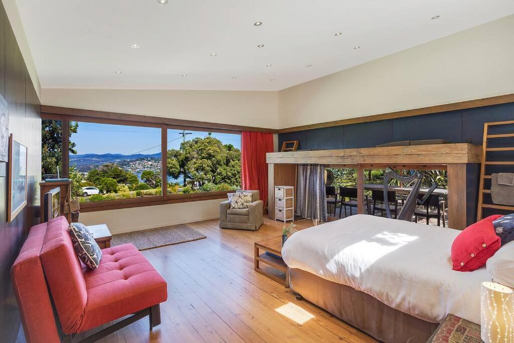 24 Hill Street- Unique 2 bedroom pet friendly home