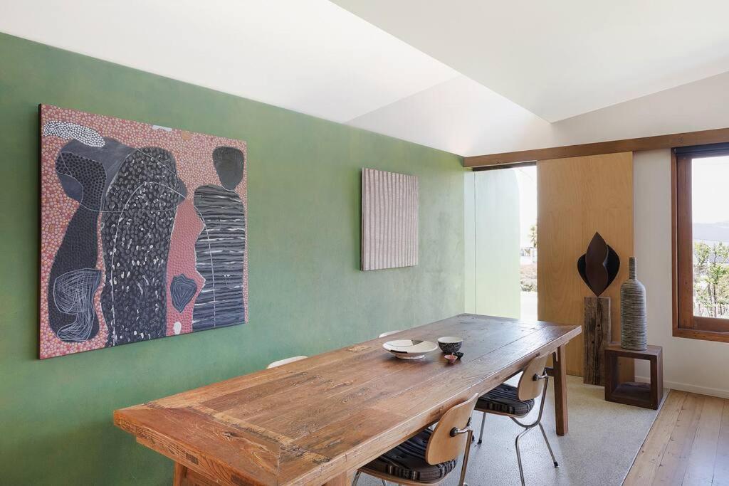 24 Hill Street- Unique 2 bedroom pet friendly home