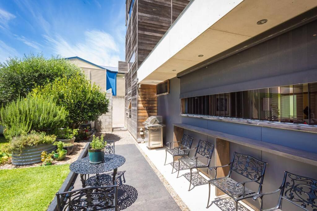 24 Hill Street- Unique 2 bedroom pet friendly home