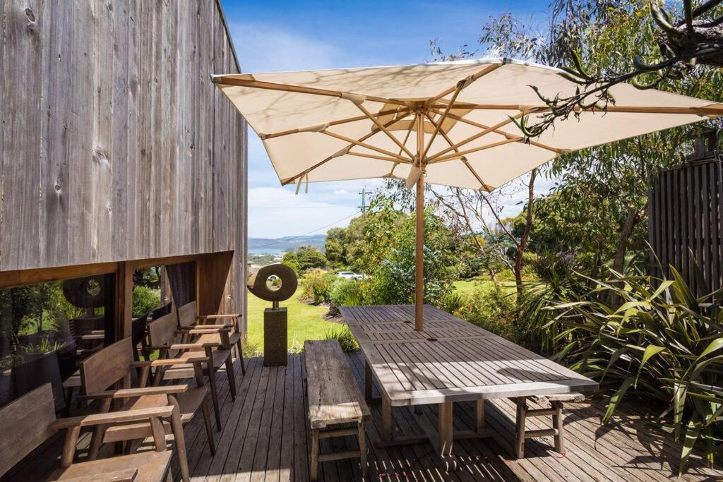 24 Hill Street- Unique 2 bedroom pet friendly home