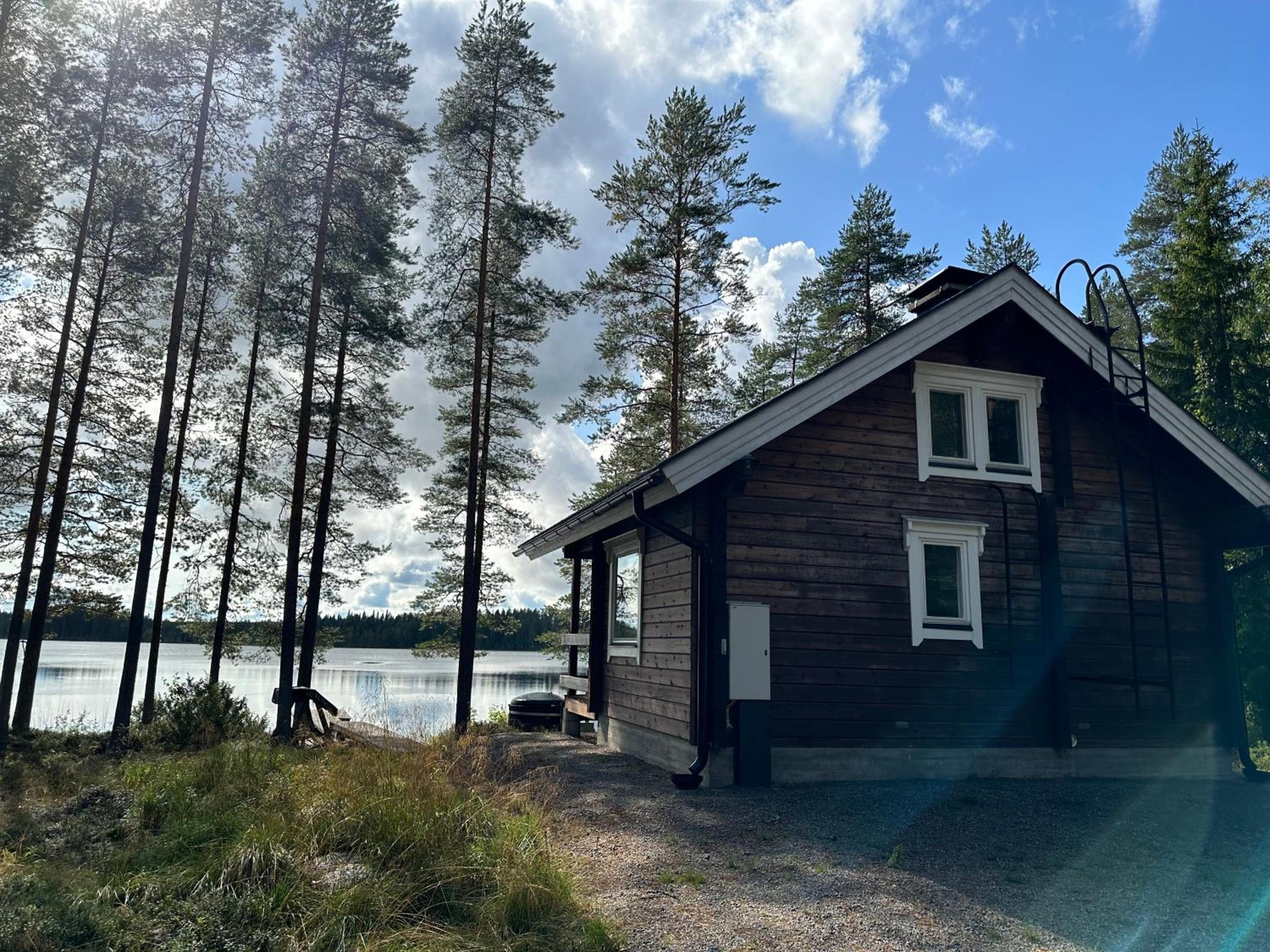 Iloinen Mökki