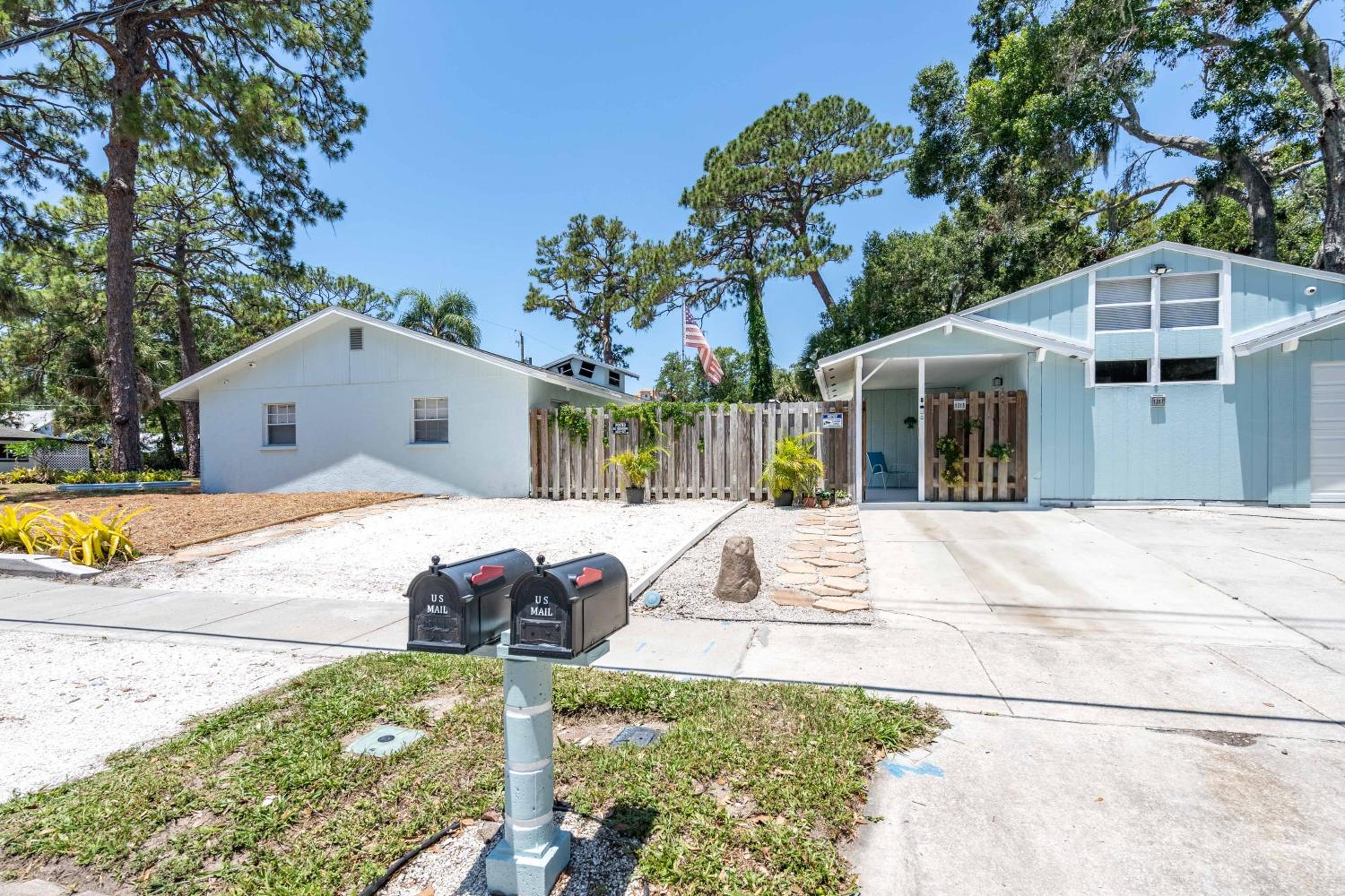 Hotel 2bed 1bath Suite minutes to Downtown, Beaches, Restaurants, Theaters and MORE - Image 1