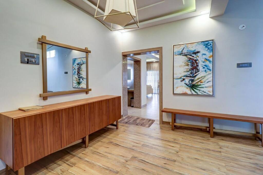 6BHK Arlington Classic by The Rentalgram view 2
